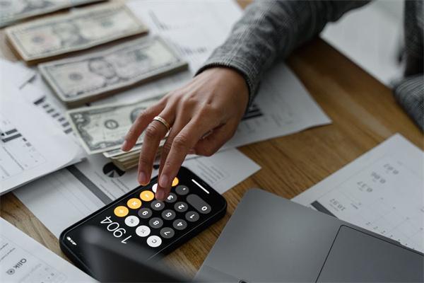 平安银行信用卡最低还款后利息怎么算？和分期还款哪个比较好？