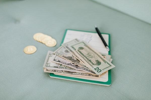 网贷逾期律师函是快递过来的吗