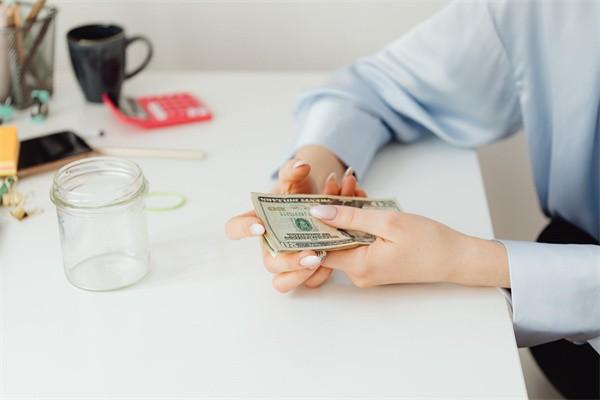 房贷提前还10万扣了一千多利息是为什么？有次数限制吗？