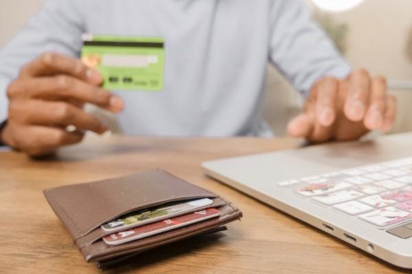 有钱花怎么申请停息挂账？可以先还利息再还本金吗？