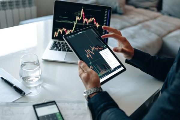 广发信用卡逾期一天被收了5%的违约金是真的吗？逾期还不上如何解决