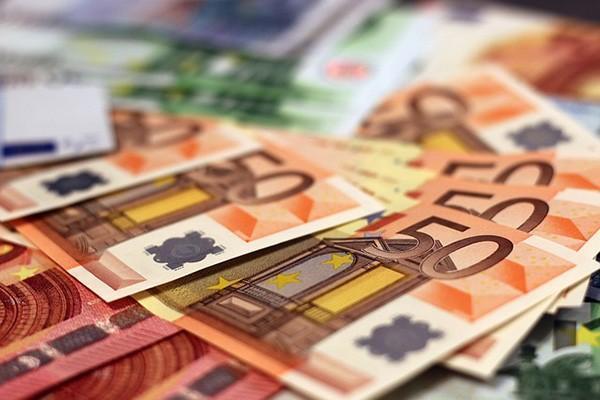 招联金融逾期3年了利息如何减免？逾期多久会打电话给家里面的人