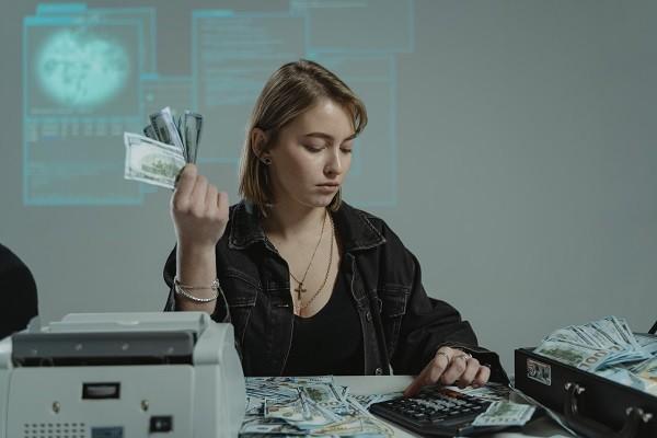 放心借逾期一年可以协商还款吗？逾期一年起诉吗