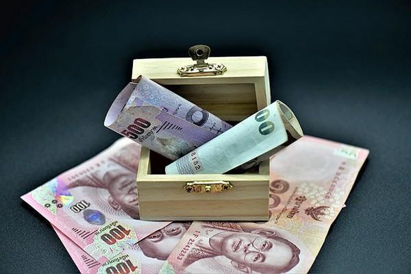 微粒贷逾期了一个月还了还能不能借出来？逾期了一个月没还会不会冻结银行卡