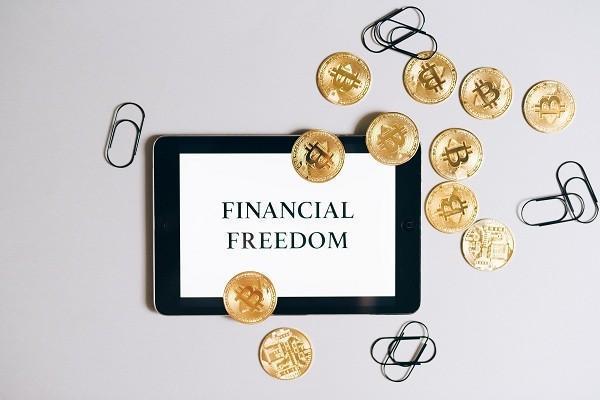 捷信逾期三个月后来还清了可以贷款吗，被起诉会怎么样吗
