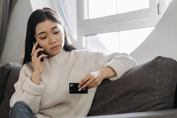 工行十万以上信用卡申请后能立马借吗，信用卡逾期有还款宽限期吗