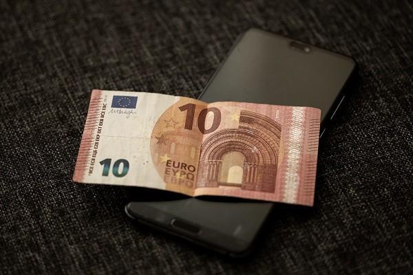 欠美团7000元没钱还能协商分期吗，分期还款手续费能协商减免吗