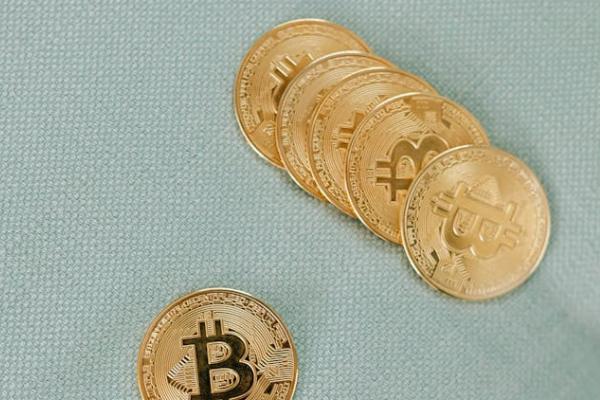 抖音交通银行信用卡免年费吗，怎么提额