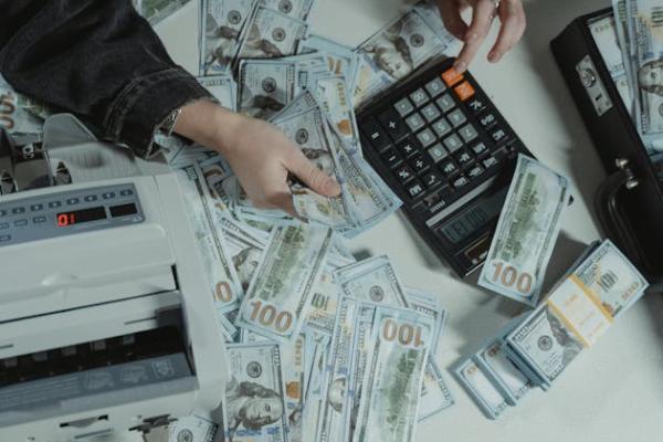 欠了度小满12万有什么影响，应该怎么办