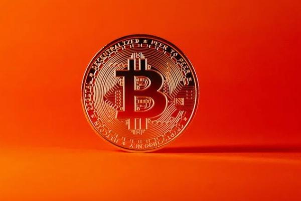 长城信用卡无界信用卡有年费吗，怎么查询额度